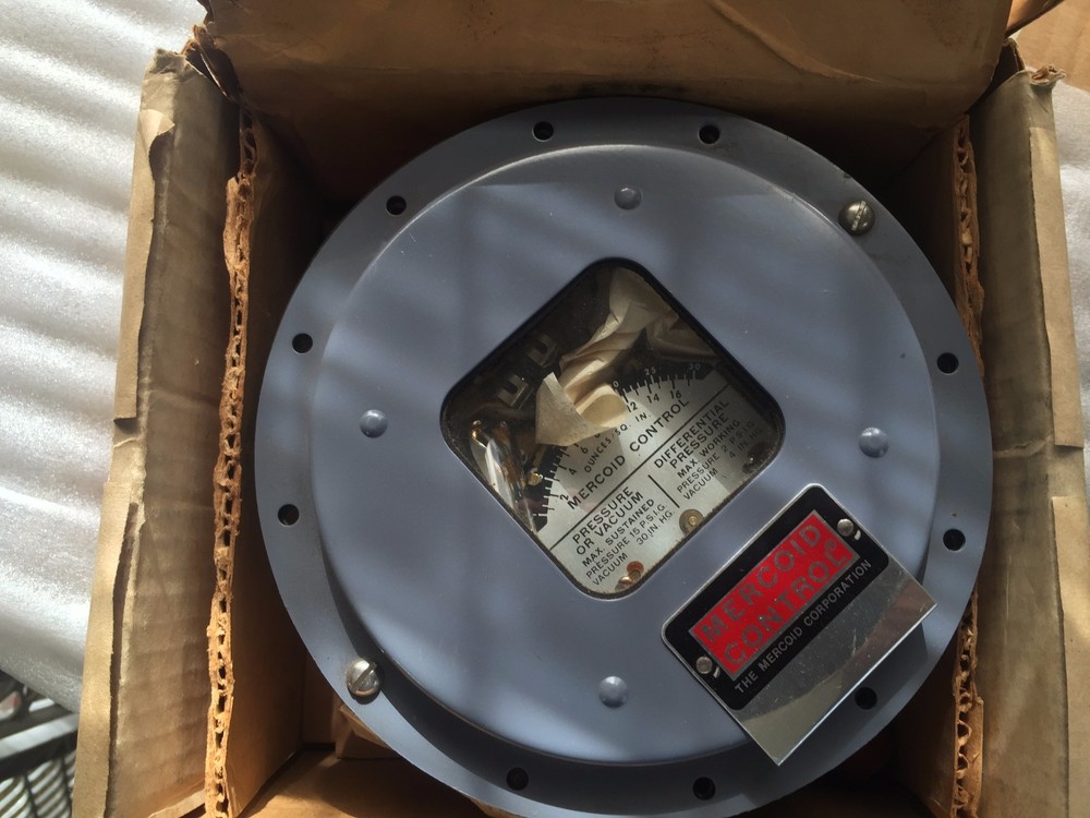 DWYER PRESSURE CONTROL SWITCH PGW103 New