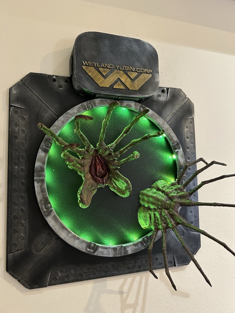 Alien Facehuggers Vent Wall Hanger LED Remote Control 16 Colour