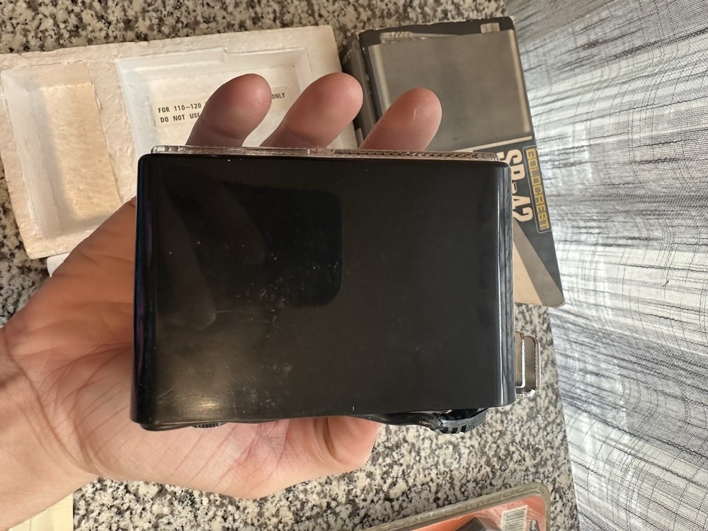 GOLDCREST SR-42 W Solid State ELECTRONIC CAMERA FLASH UNIT UNTESTED WITH BOX!