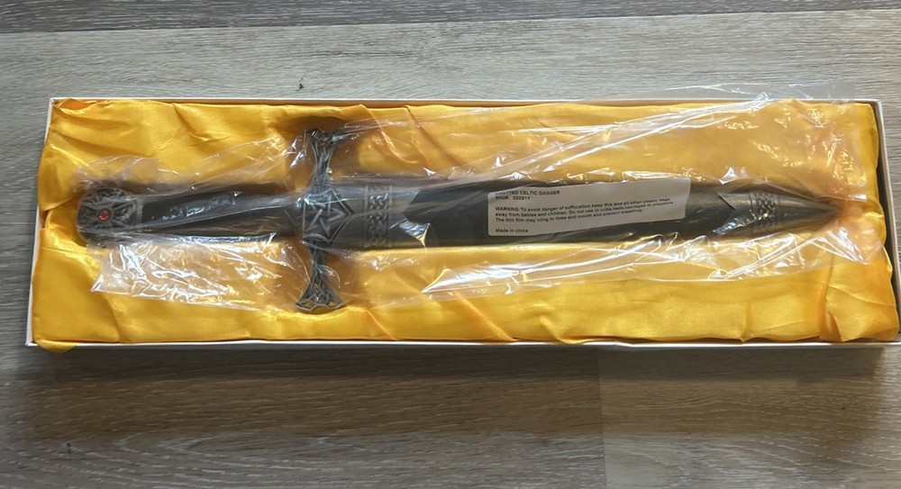 Knotted Celtic Dagger New In Box