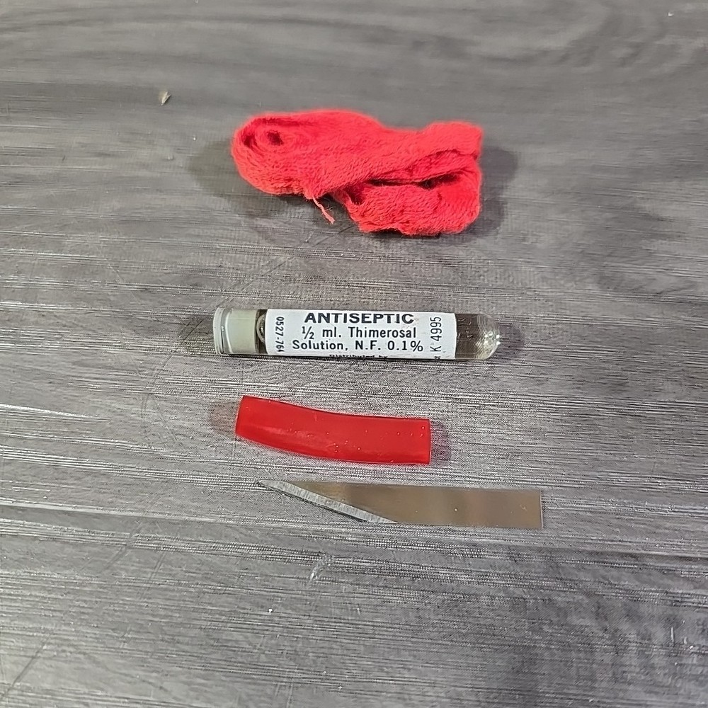 VINTAGE CUTTER SNAKE BITE KIT - 1968