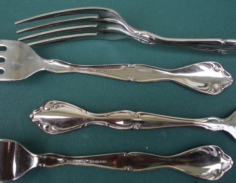 STRATHMORE 4 Dinner Forks Community Stainless 7 1/4"
