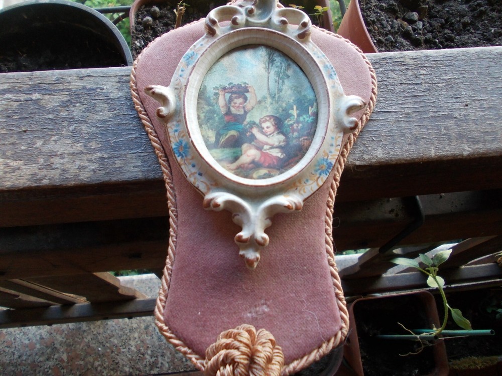 VINTAGE FABRIC SUBJECT CERAMIC