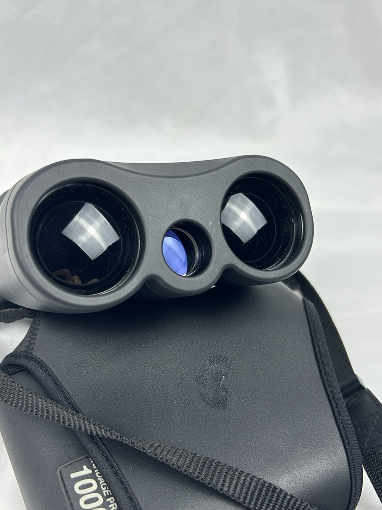 BUSHNELL YARDAGE PRO1000 RANGE FINDER WITH CASE Read