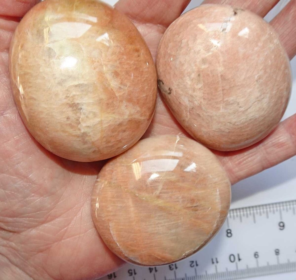 Peach Moonstone Pebbles - Madagascar sc746e