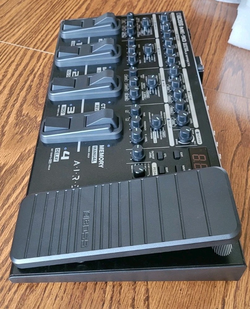 Boss ME-90 Guitar Multi-Effects Processor Effects Pedal With Bluetooth Device