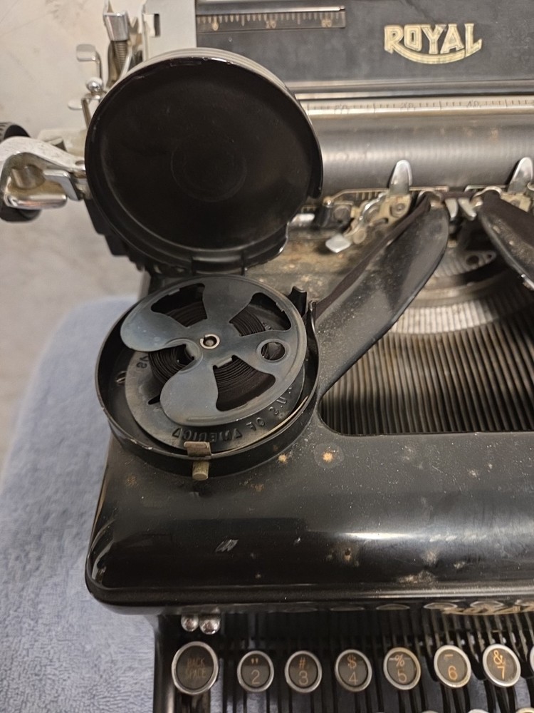 1930s Royal KHM Typewriter USA Works