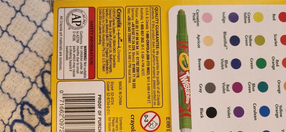 CRAYOLA TWISTABLE 24 ASSORTED COLORS NEW