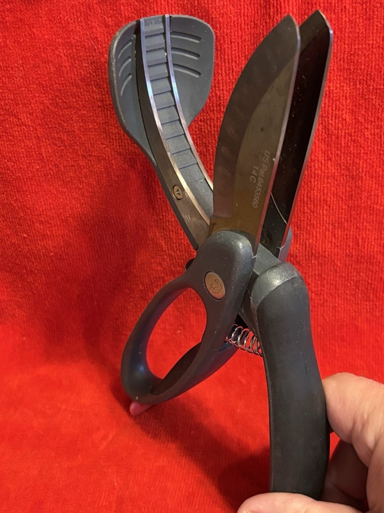 Pampered Chef Salad Chopper - Pre owned