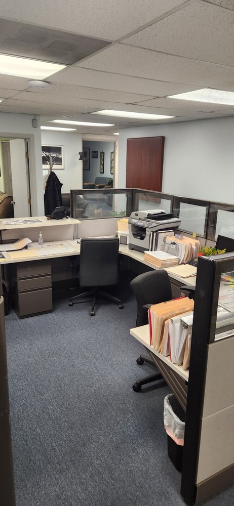 Hermon miller workstations Ethospace is a sturdy steel frame panel syst. 5X8