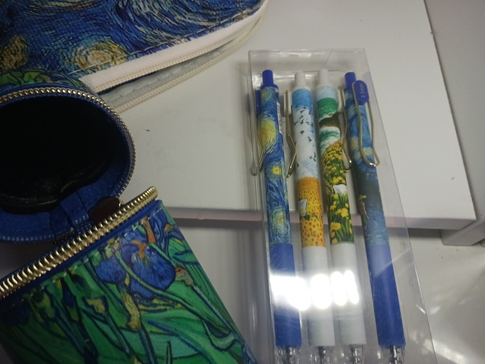 Impressionist Bag Set With Pens