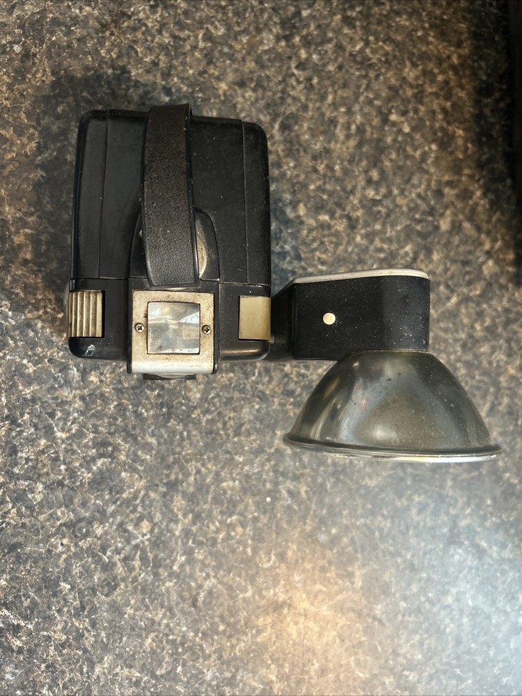 VINTAGE Kodak Camera Brownie Hawkeye Flash Model UNTESTED