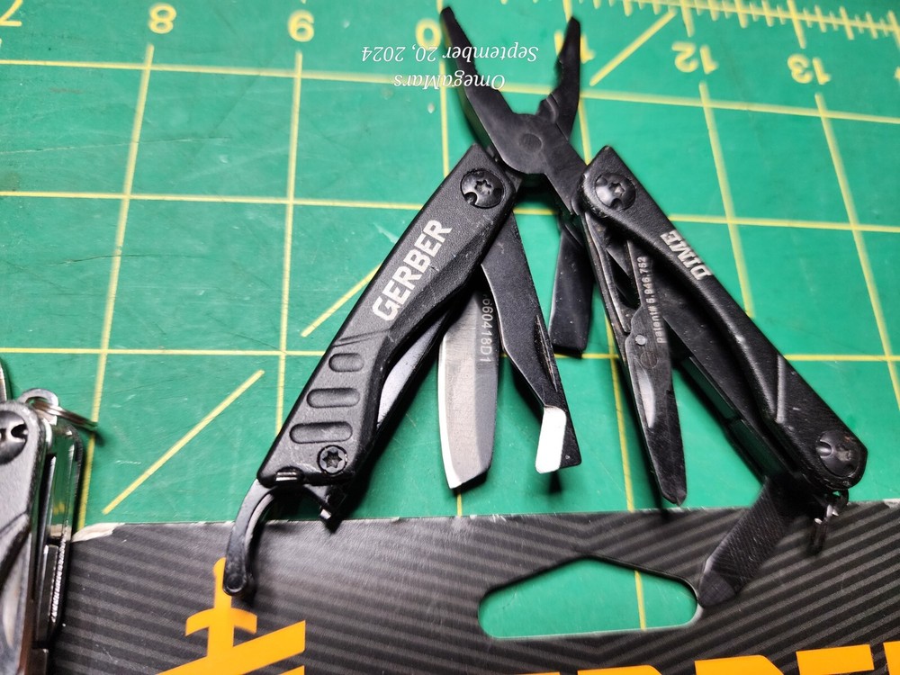 Gerber Dime multi tool x1 good-great conditions, READ the description please.