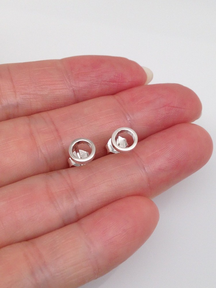 925 Sterling Silver Tiny Open Circle Stud Earrings Post Stud 5.8mm
