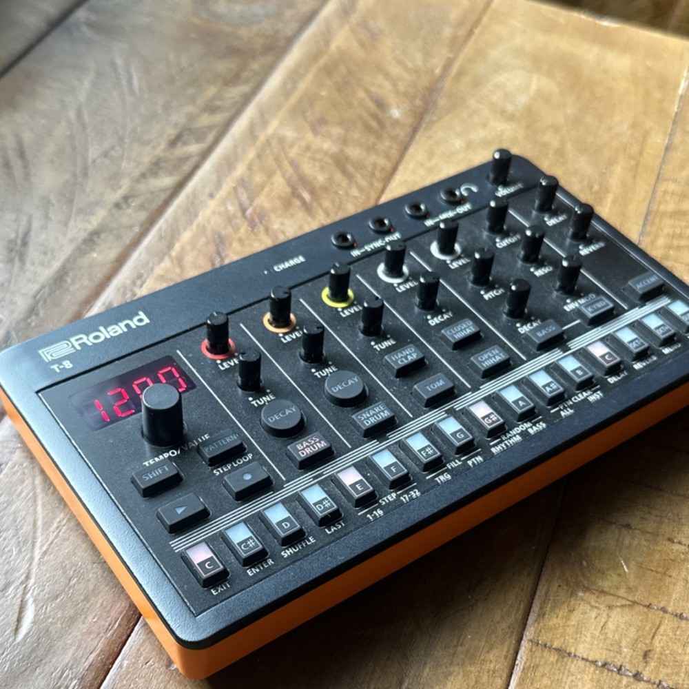 Roland T-8 Drum Machine Programmable Battery Powered Pad Triggers Effects