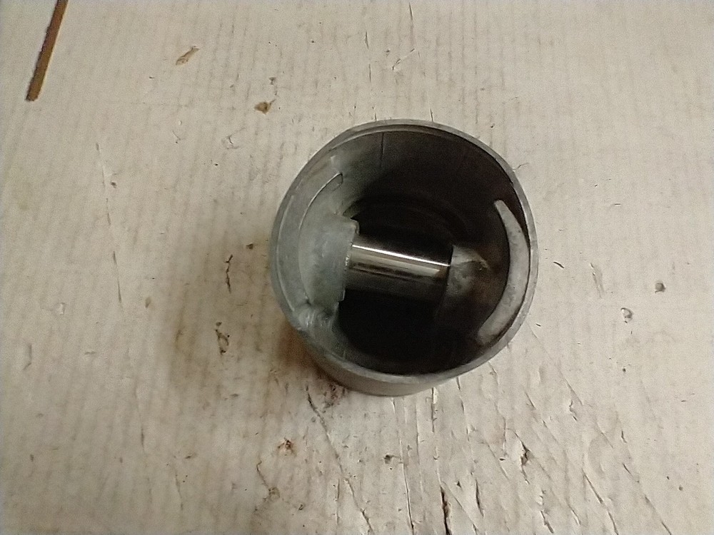 272 FORD PISTON CAST SINGLES .030 OVER 1955-1957