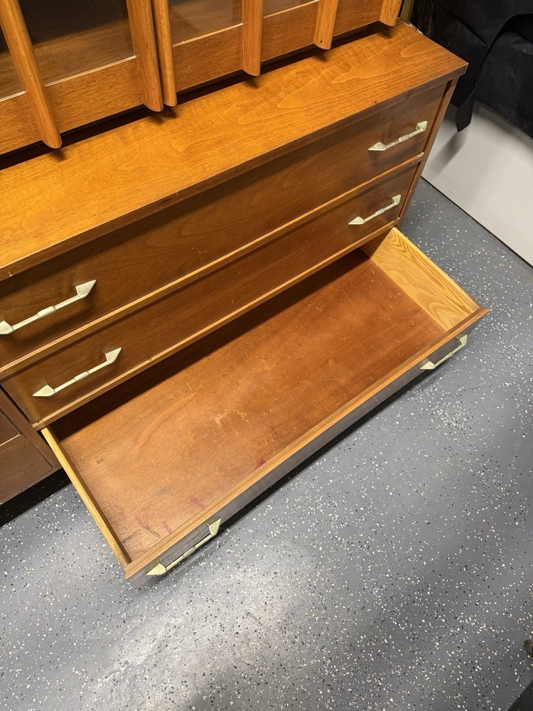 Mid Century Modern Sideboard and Hutch (c. 1960s)