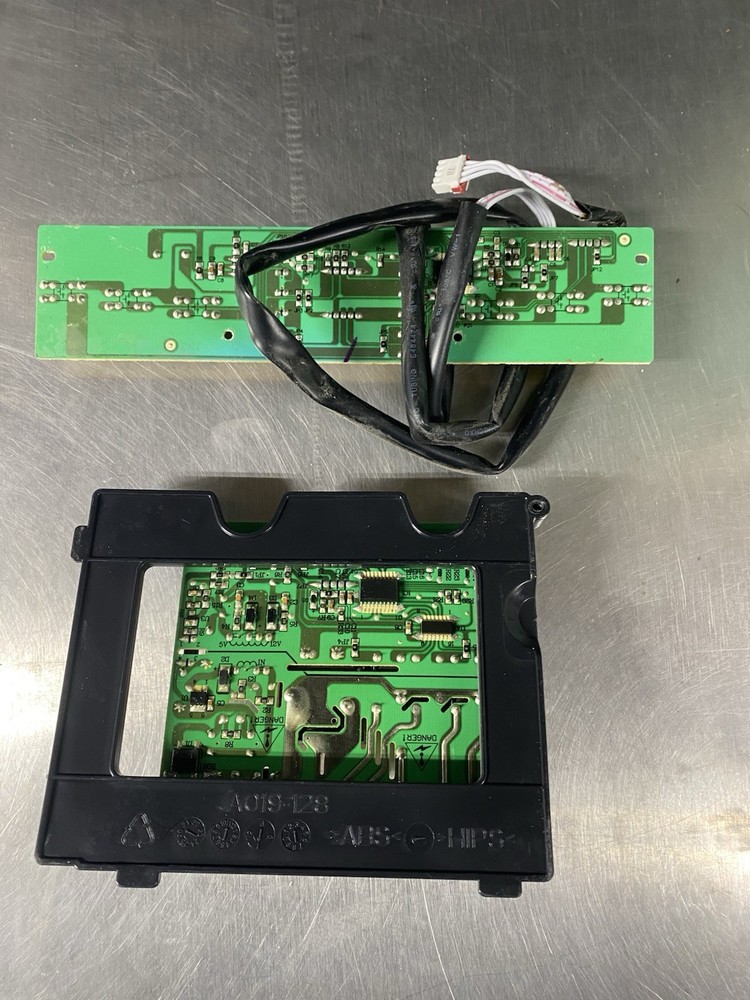 GE Air Conditioner Control board and Control Panel *pulled from APFD05JASWL1