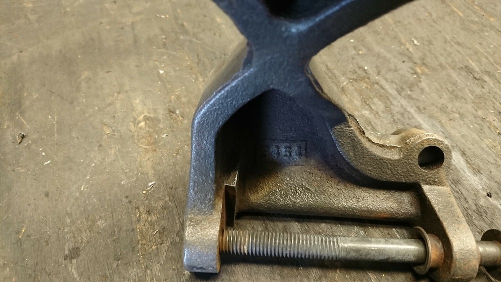 holder Ford Mustang 2,3l E47E