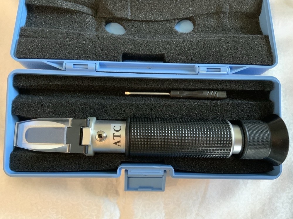 Optical Brix Hand Held Refractometer Portable with Case