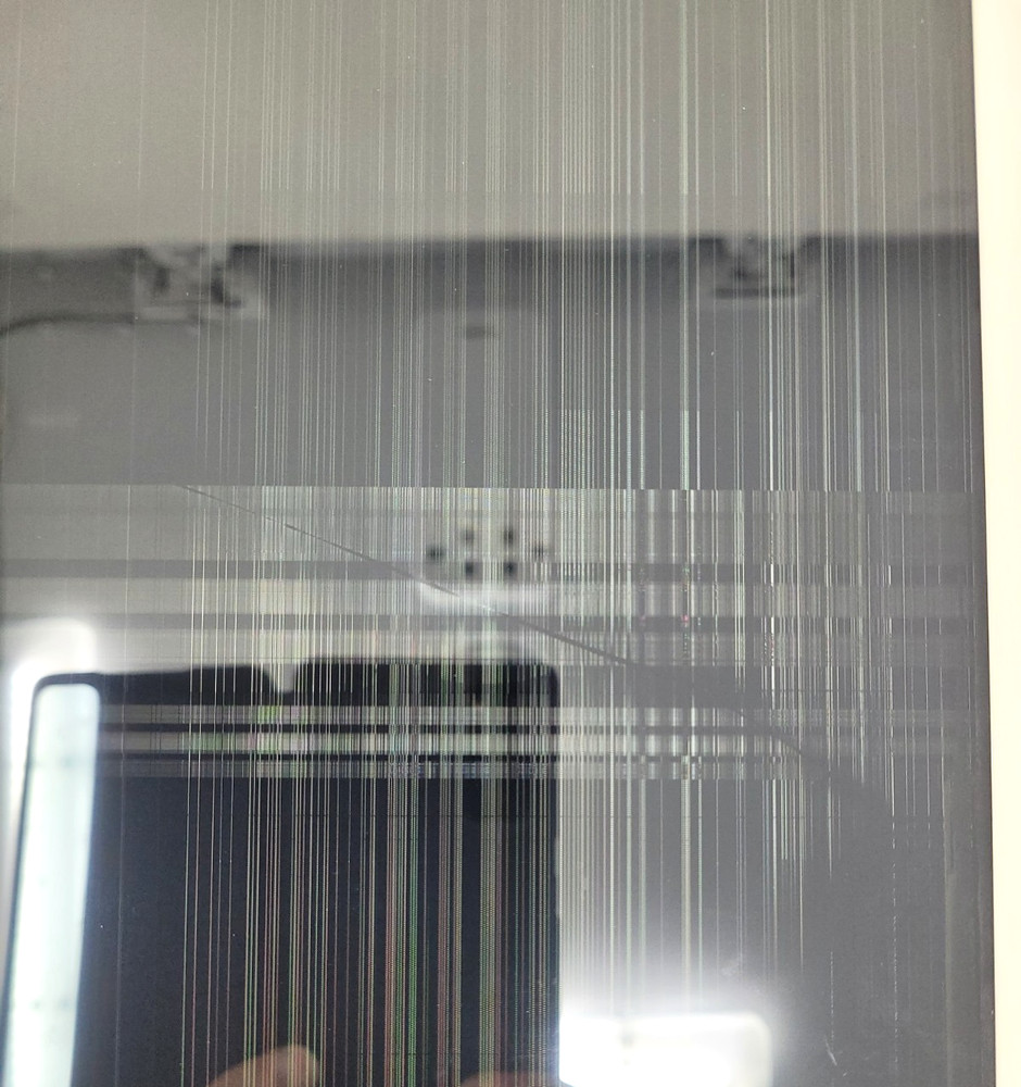 Apple iPad Pro 12.9" (A1652) Silver Unlocked B+ (SCREEN NOT WORKING)