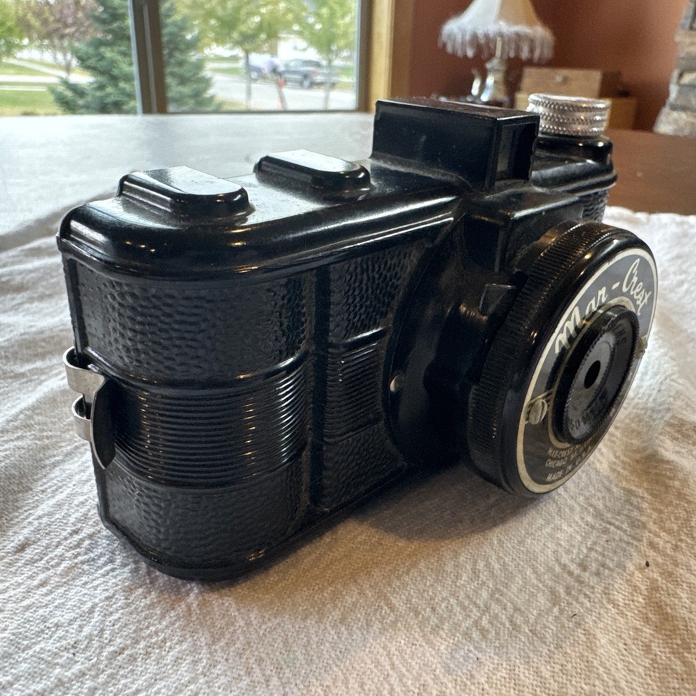 Vintage Mar-Crest Camera Plastic Camera, Untested