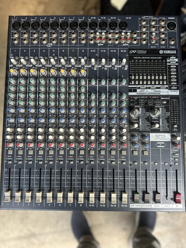 Yamaha EMX5016CF 500W 16-Input Powered Mixer