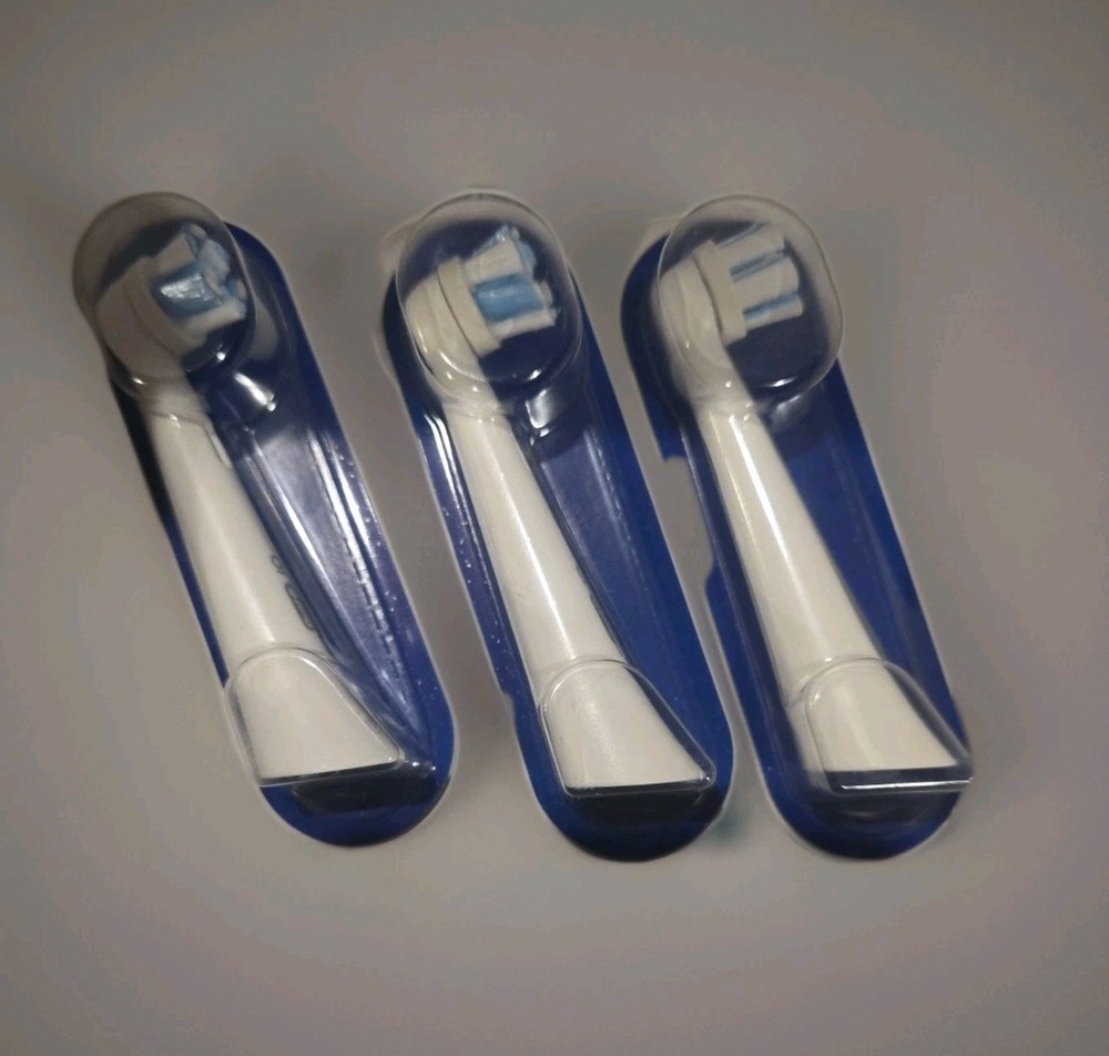 Oral-B iO Ultimate Clean Replacement Brush Heads, 1 Sensitive (3 Pack)