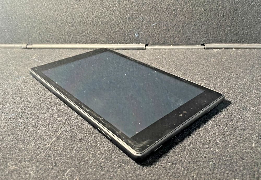 Amazon Fire HD 8 8th Generation Black Tablet Model L5S83A TESTED