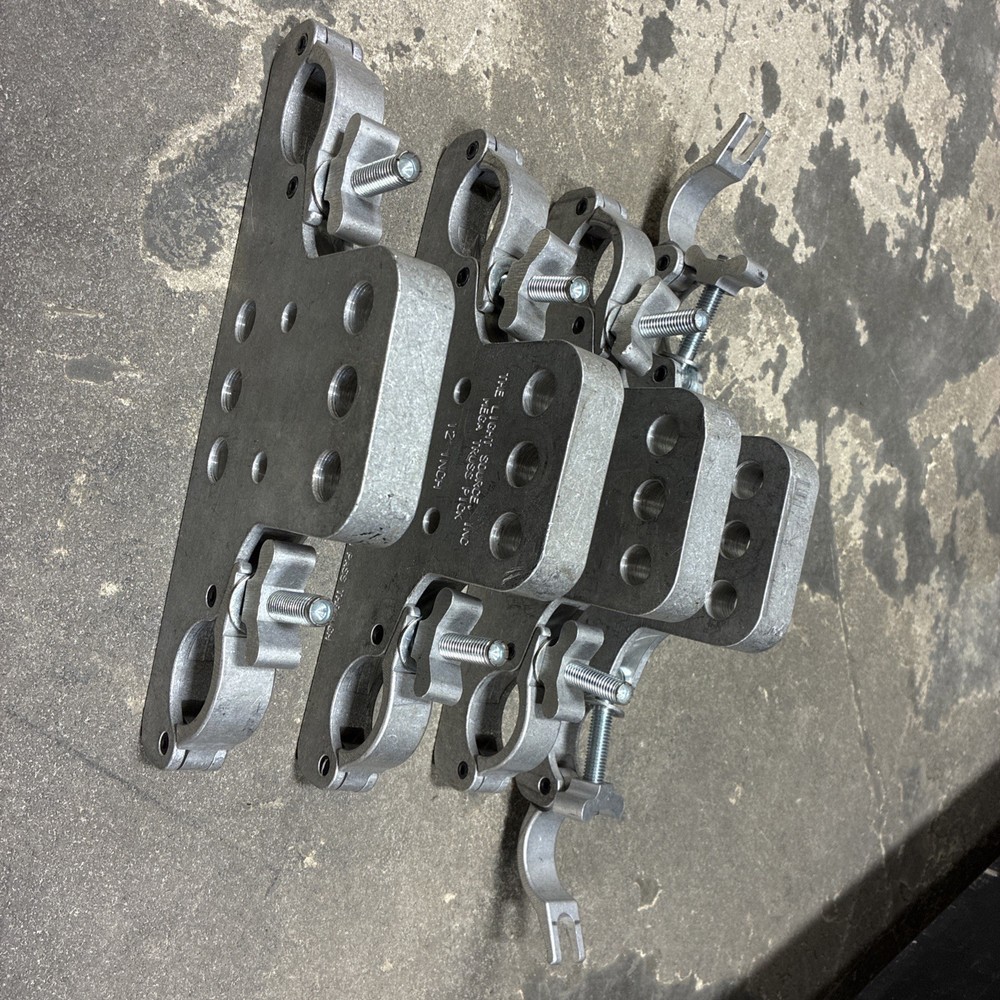 The Light Source Mega-Truss Pick for 12 Truss, Silver