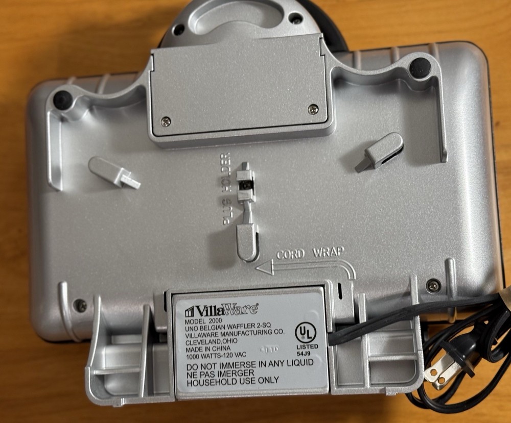 Villanova Uno Square Belgian Waffle Maker Model 2000 1000 Watts