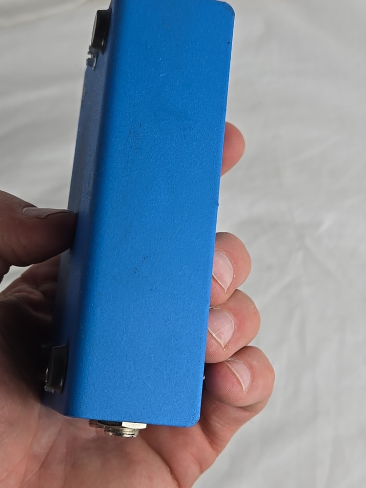 C.B.I. Cables Performer Series Direct Box with Ground Lift Blue