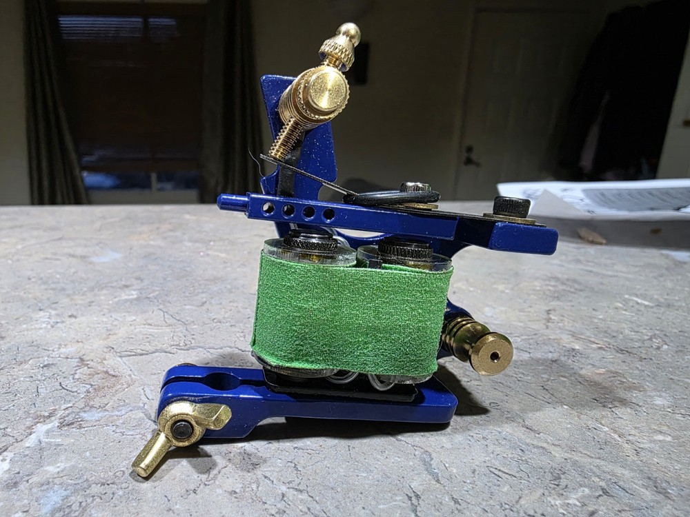 Lighting bolt tattoo machine