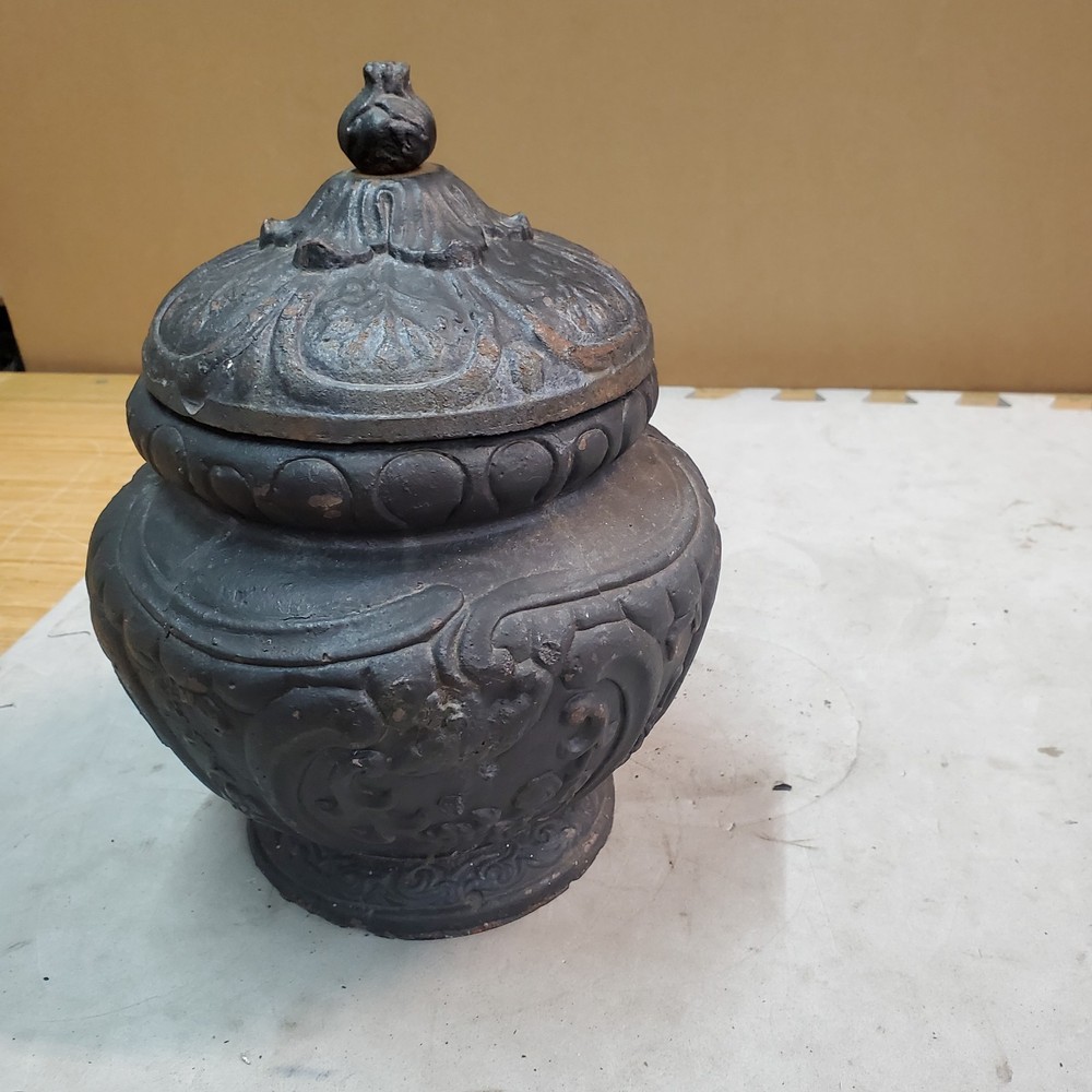 Garden Urn: Cast-Iron