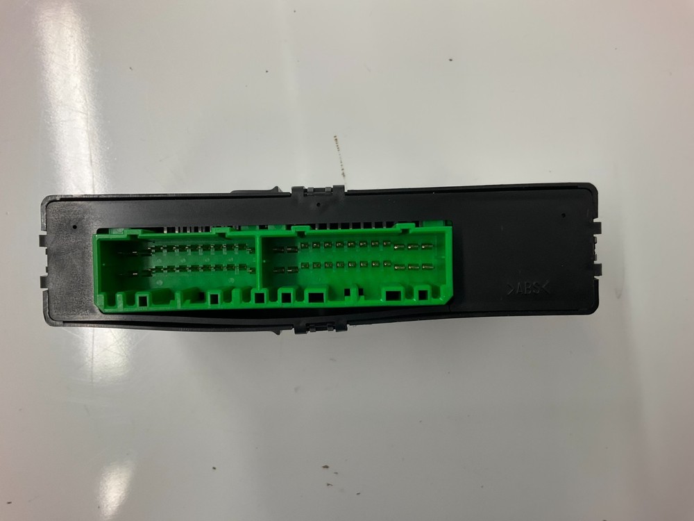 98-04 Volvo C70 Lock Alarm Control Module 9472463