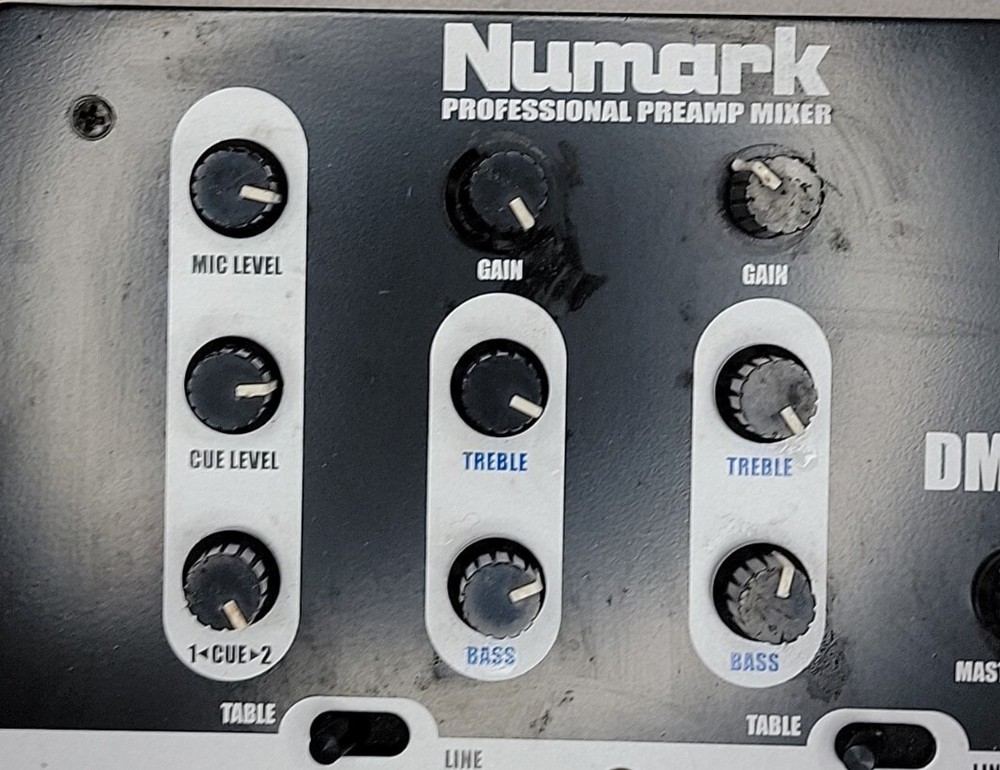 Numark DM925 Professional Preamp Mixer.