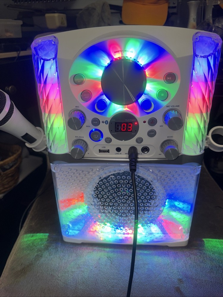 Singing MACHINE/HOME KARIOKE CD Player 1 Microphone
