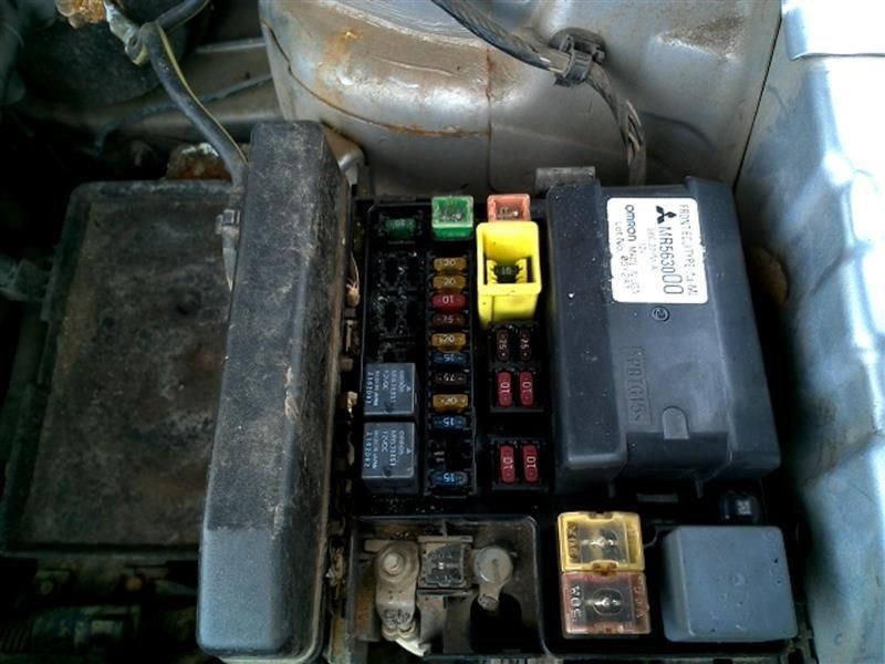 Fuse Box Engine Compartment Fits 01-08 ECLIPSE 8211181
