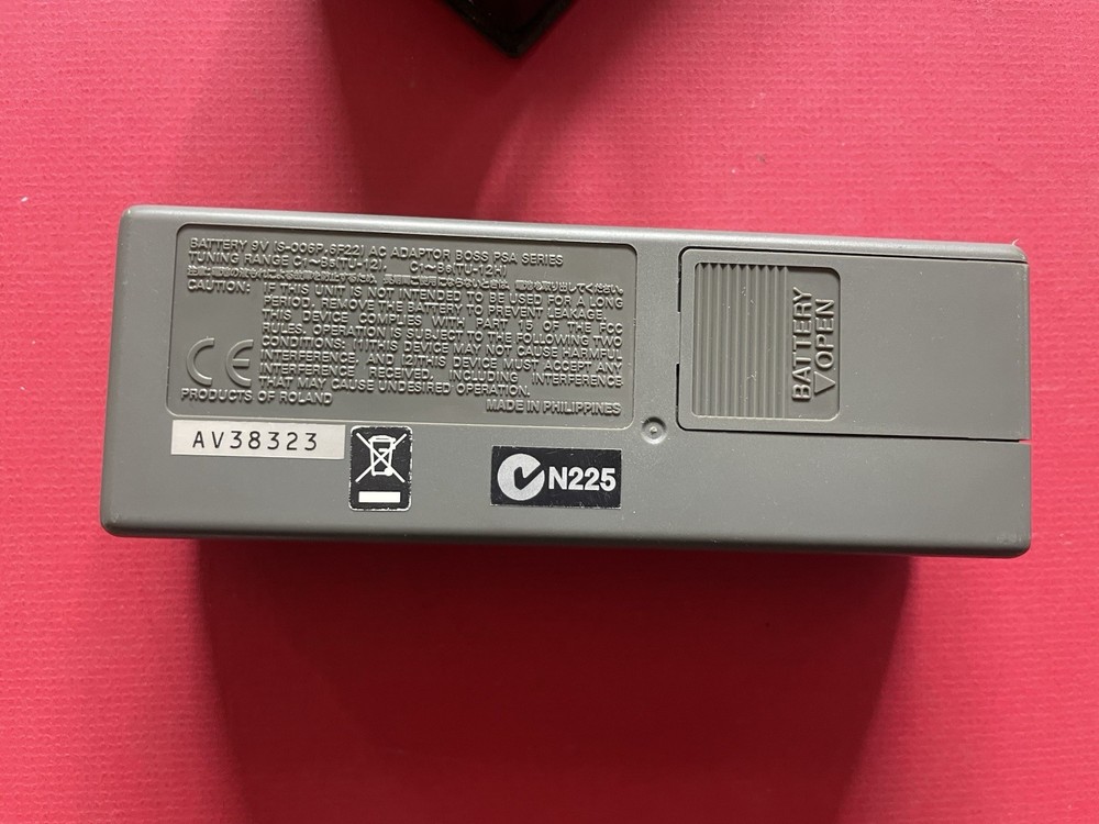 Boss Chromatic Tuner TU-12 with case