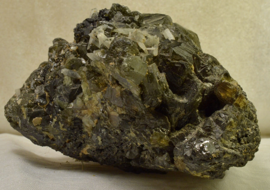 #2206 Sphalerite, Calcite - Bulgaria