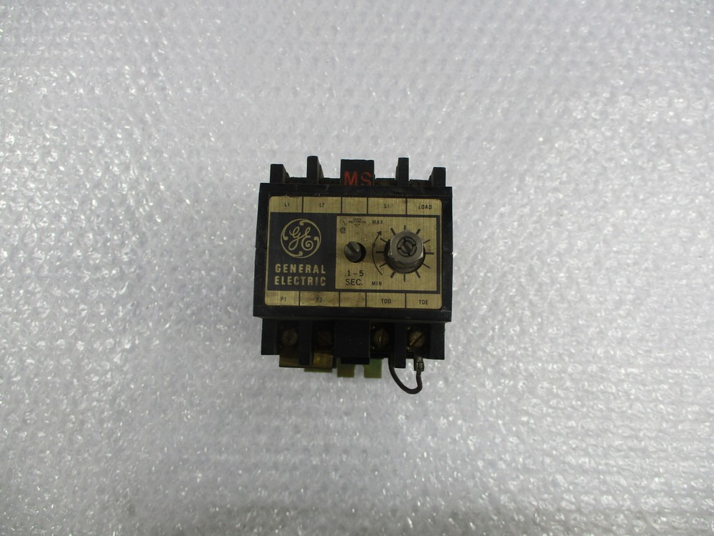 GENERAL ELECTRIC CR122BT-000A SER.A SOLID STATE TIMER UNMP