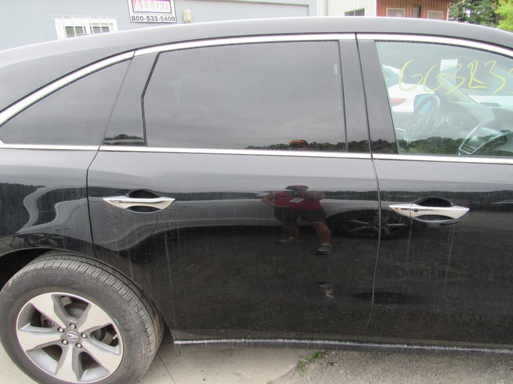 MDX 2014 Glove Box 1073391