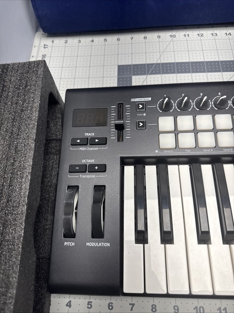 Novation Launchkey Mk2 25 Key USB Keyboard Controller