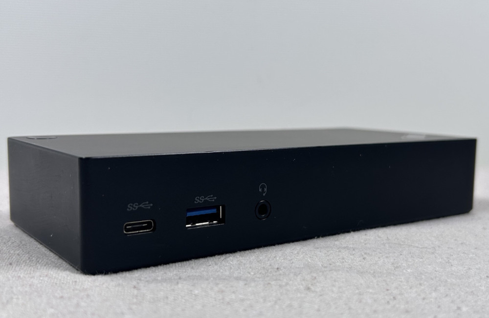 Lenovo ThinkPad USB-C Docking Station w/o Adapter - 40A9