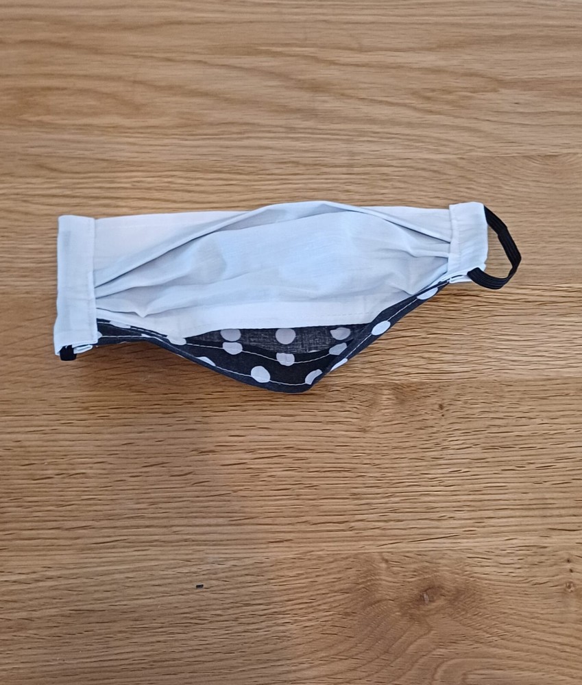 FACE MASK (Polka dots) Large