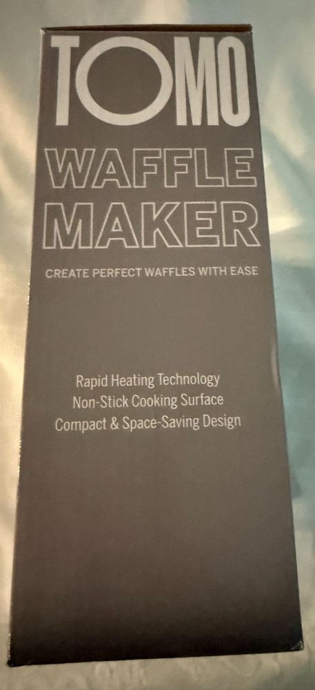 Tomo Non-stick Waffle Maker