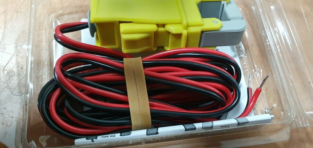 Universal Technic M1 200A / 200 mA micro clamps yellow