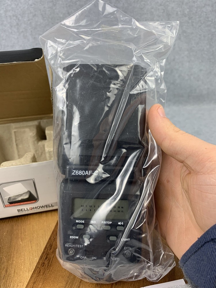 Bell Howell Z680AF-C Power Zoom Flash Black Reprogrammable For Canon EOS