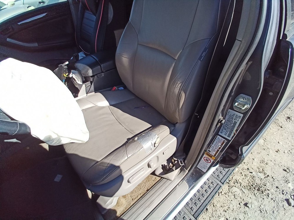 2005 4 RUNNER Jack and Spare Tire tools. 12804495