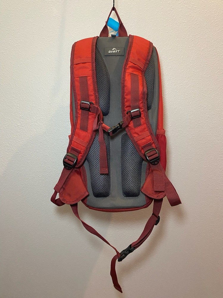 Quest Hydration Pack Backpack 2L Maroon Bag Hiking Pockets Water Bladder Hike